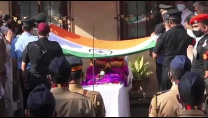 Lata Mangeshkars Body Taken From Her House To Shivaji Park  Lata Mangeshkar