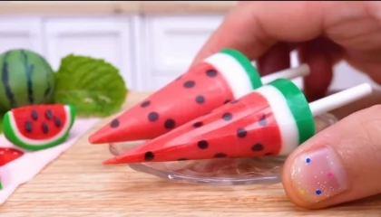Coolest miniatur watermelon icecream🍦🍨 🍉
