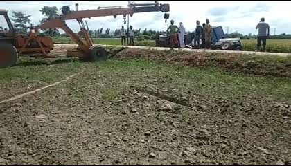 tractor fall in hole ।
