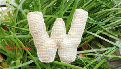 Capital letter 'W' Crochet