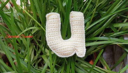 Small letter 'u' Crochet